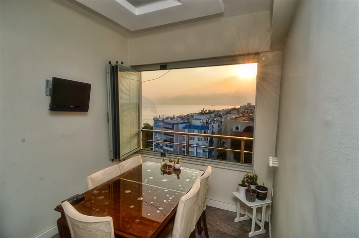  شقة 3 + 1 في منطقة مراد باشا - أنطاليا