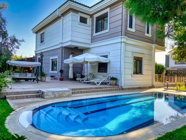 فيلا في منطقة دوشيميتي - انطاليا