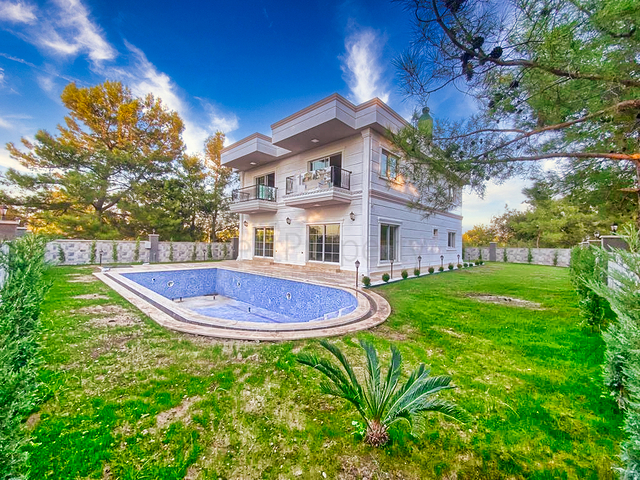 فيلا في منطقة دوشيميتي - انطاليا