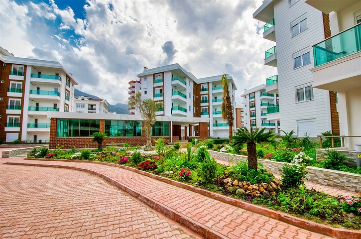 شقة 2 + 1 في مجمع جيد في منطقة كونيالتي