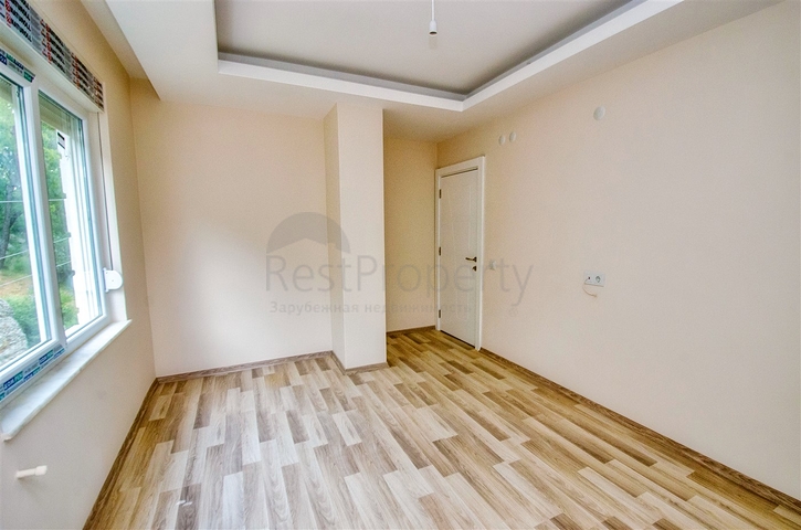 شقة 2 + 1 في مجمع جيد في منطقة كونيالتي