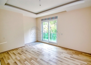 شقة 2 + 1 في مجمع جيد في منطقة كونيالتي