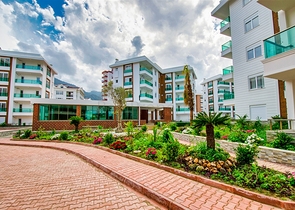 شقة 2 + 1 في مجمع جيد في منطقة كونيالتي