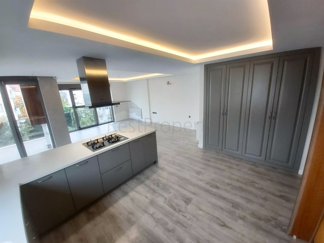 شقة بتصميم 4 + 1 في وسط أنطاليا