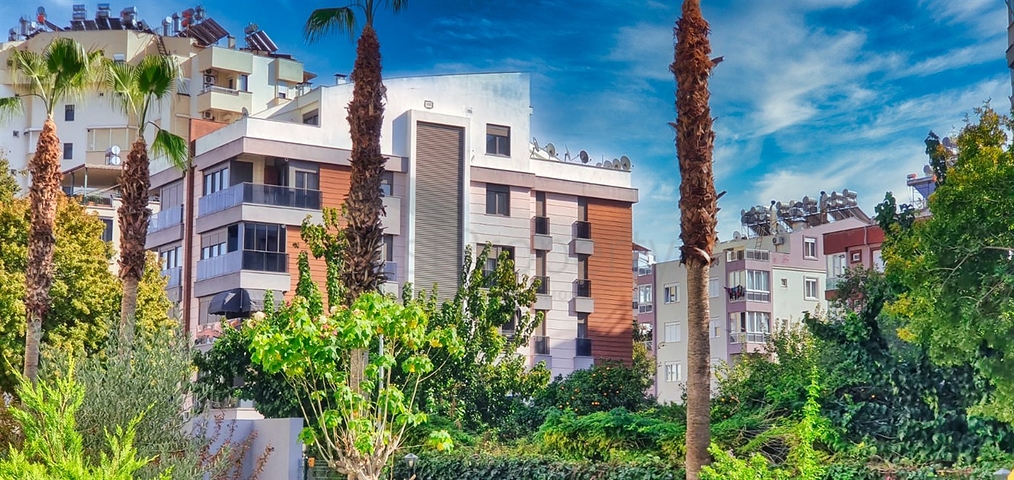 شقة بتصميم 4 + 1 في وسط أنطاليا