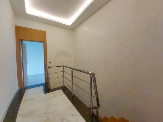 شقة بتصميم 4 + 1 في وسط أنطاليا