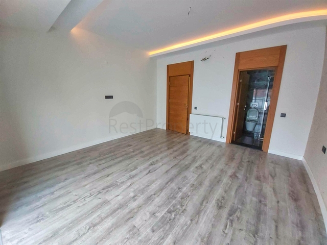 شقة بتصميم 4 + 1 في وسط أنطاليا