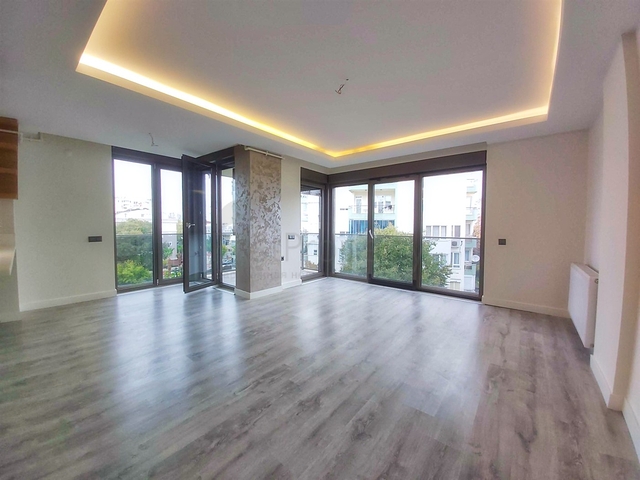 شقة بتصميم 4 + 1 في وسط أنطاليا