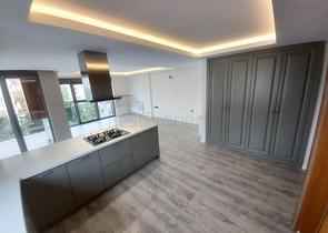 شقة بتصميم 4 + 1 في وسط أنطاليا