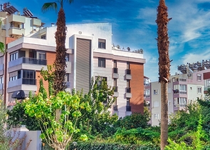 شقة بتصميم 4 + 1 في وسط أنطاليا