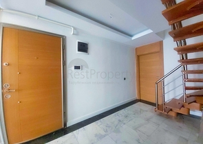 شقة بتصميم 4 + 1 في وسط أنطاليا