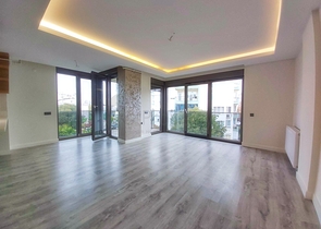 شقة بتصميم 4 + 1 في وسط أنطاليا