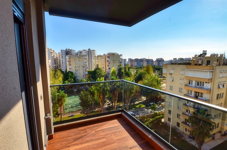 شقق 3 + 1 ، 4 + 1 مخطط لها في كونيالتي - أنطاليا