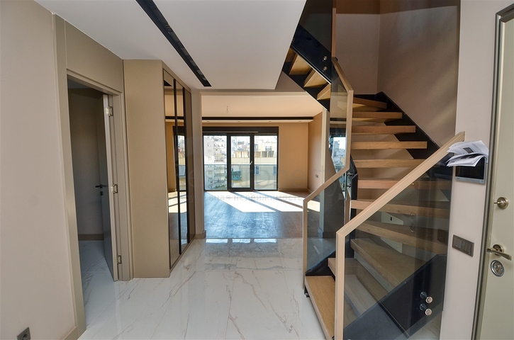 شقق 3 + 1 ، 4 + 1 مخطط لها في كونيالتي - أنطاليا