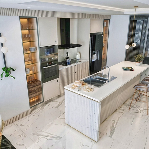 شقة 4 + 1 في حي يشيلباهشة - أنطاليا