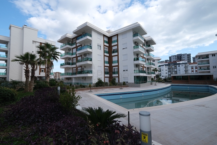 شقة 2 + 1 في منطقة ساريسو - أنطاليا