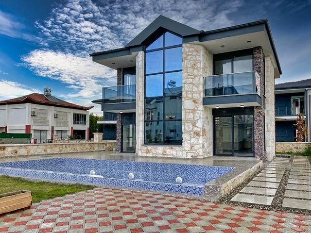  فيلا 3 + 1 في بيليك - أنطاليا