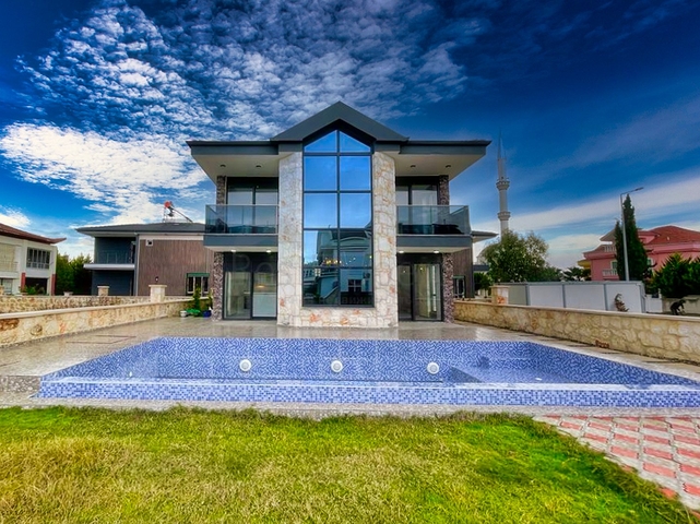  فيلا 3 + 1 في بيليك - أنطاليا