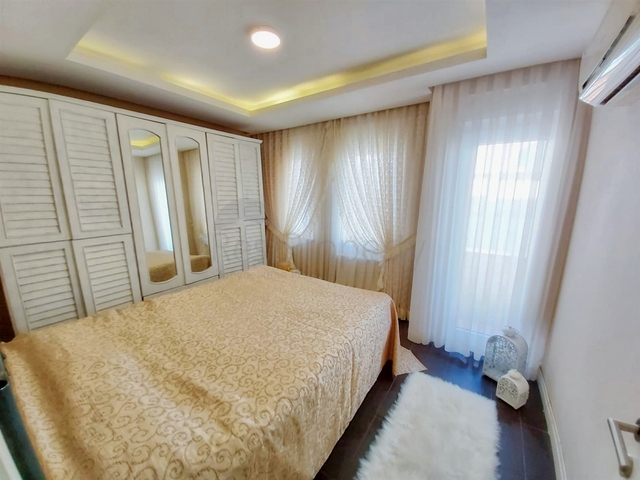 شقة 4 + 1 في منطقة ساريسو - أنطاليا