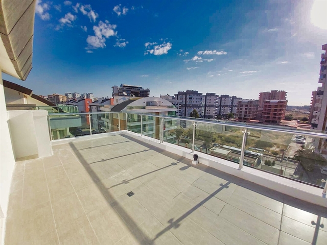 شقة 4 + 1 في منطقة ساريسو - أنطاليا