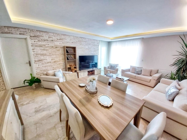 شقة 4 + 1 في منطقة ساريسو - أنطاليا