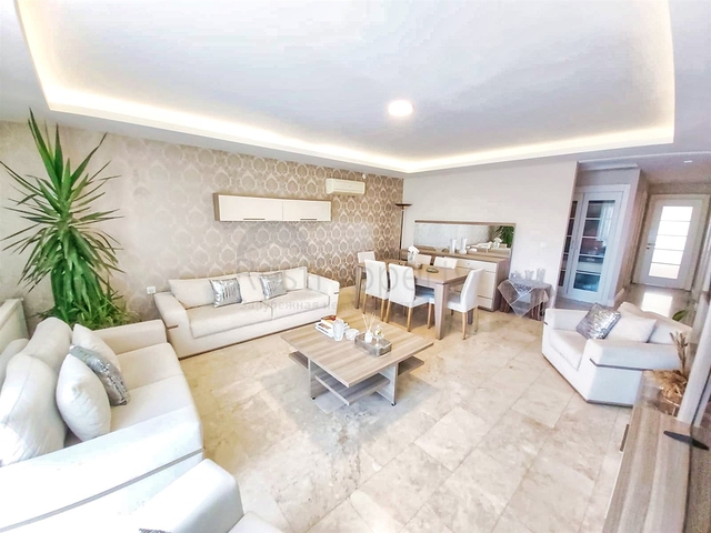 شقة 4 + 1 في منطقة ساريسو - أنطاليا