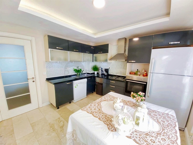 شقة 4 + 1 في منطقة ساريسو - أنطاليا