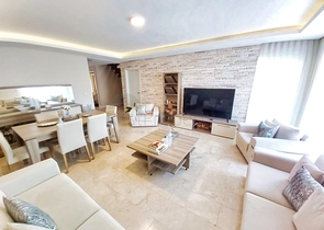 شقة 4 + 1 في منطقة ساريسو - أنطاليا