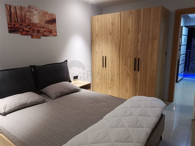 خلف مول الانيوم - شقة غرفة وصالة مفروشة -مجمع فاخر - في جيكجلي / الانيا 