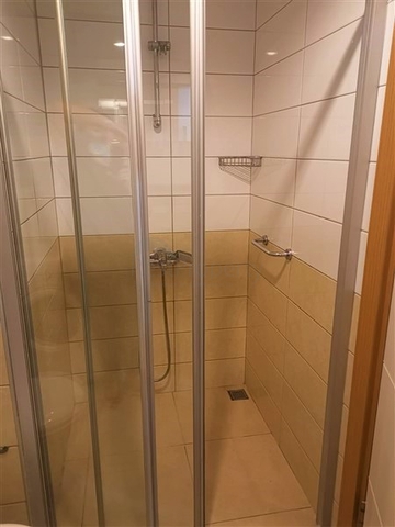 خلف مول الانيوم - شقة غرفة وصالة مفروشة -مجمع فاخر - في جيكجلي / الانيا 