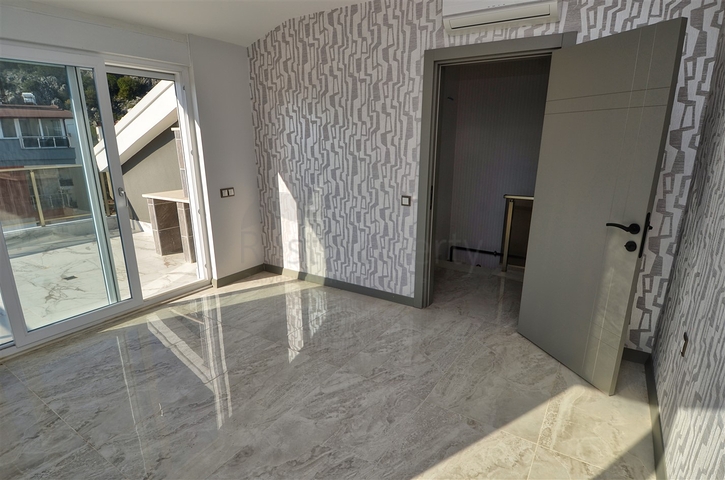 شقة 4 + 1 في منطقة هورما - أنطاليا