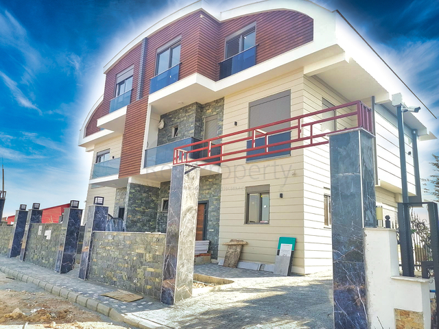  فيلا 7 + 1 في منطقة دوشمالتي - انطاليا