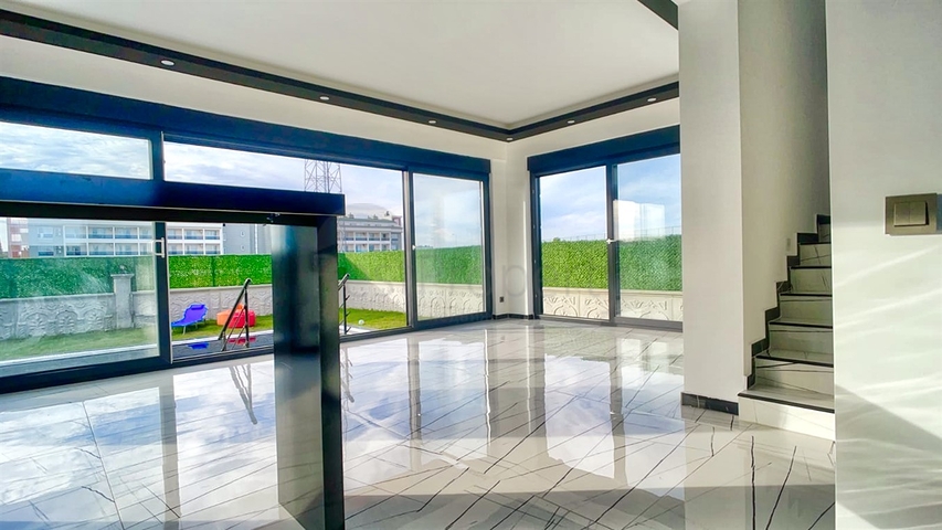  فيلا 5 + 1 في بيليك - أنطاليا