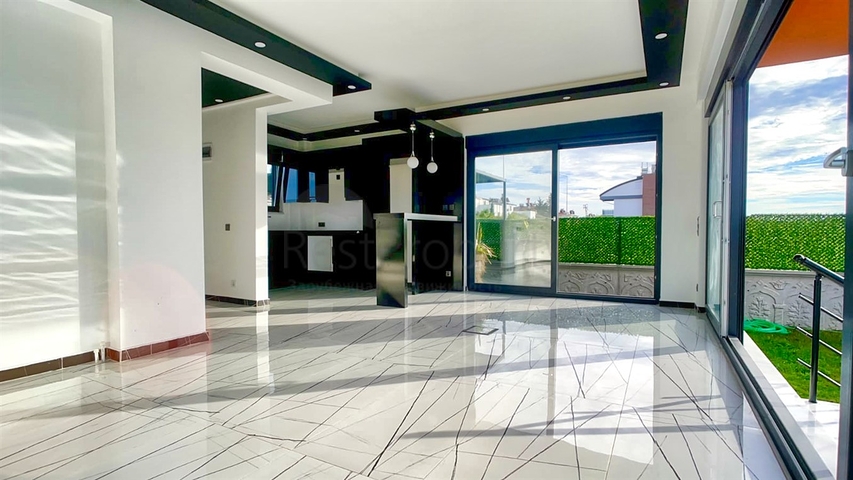  فيلا 5 + 1 في بيليك - أنطاليا