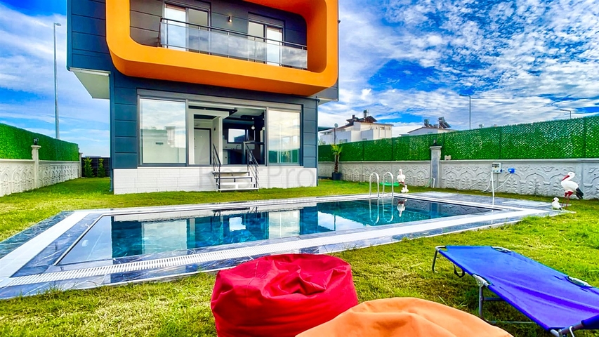  فيلا 5 + 1 في بيليك - أنطاليا