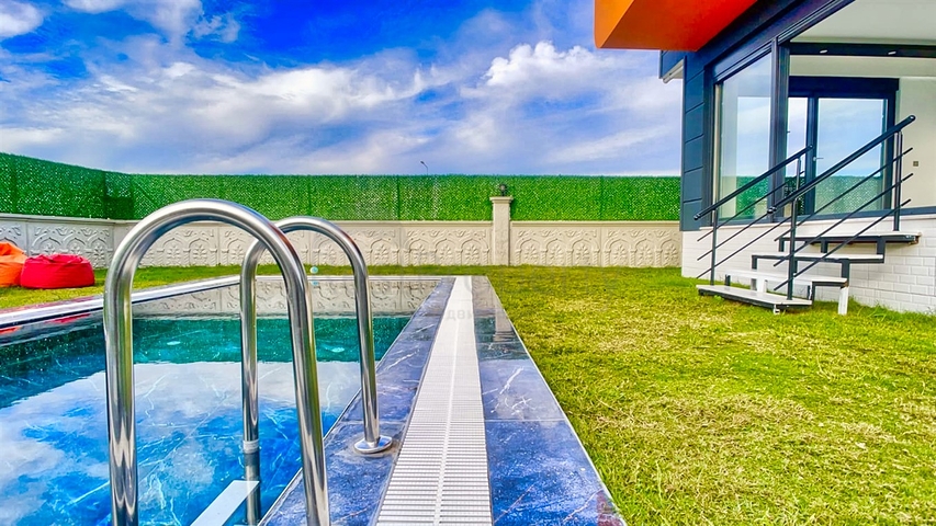  فيلا 5 + 1 في بيليك - أنطاليا