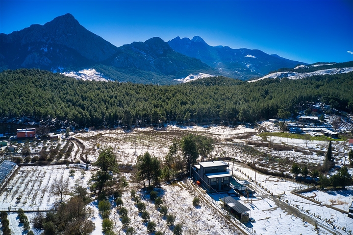 فيلا فاخرة 8 + 2  في كونيالتي - انطاليا