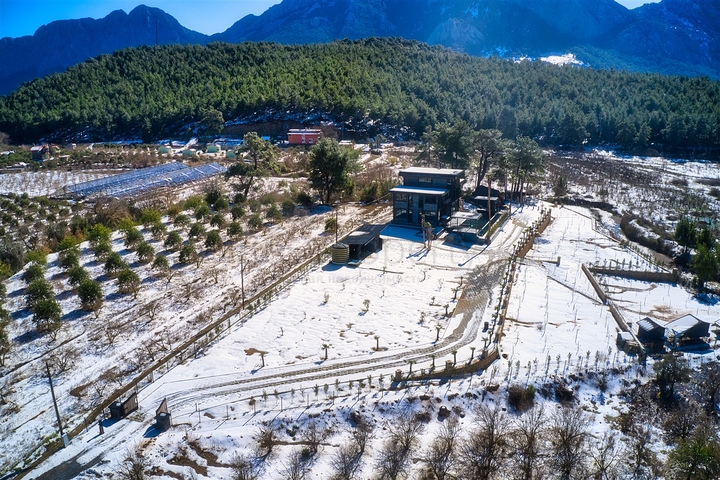 فيلا فاخرة 8 + 2  في كونيالتي - انطاليا