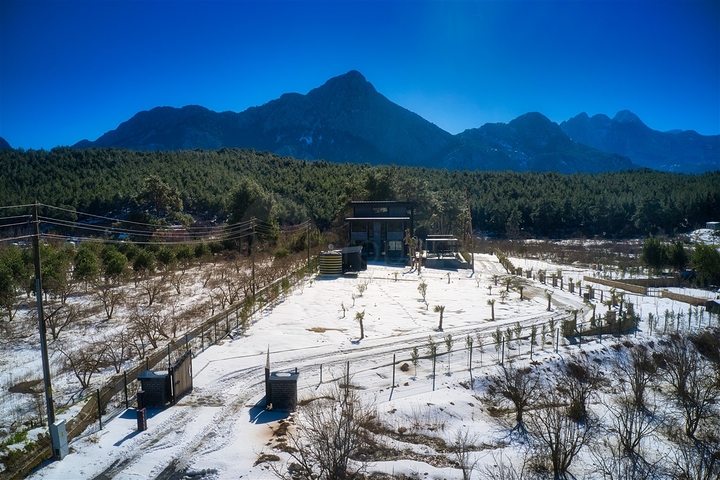 فيلا فاخرة 8 + 2  في كونيالتي - انطاليا