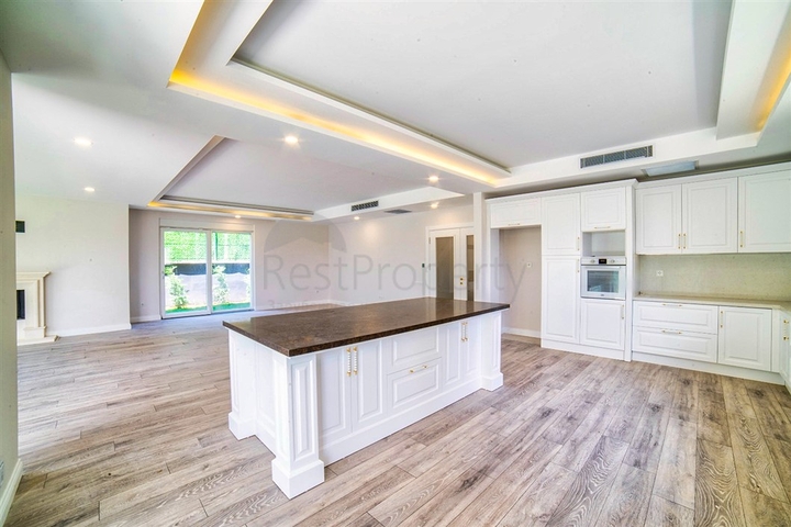 مجمع فلل 4 + 1 مخطط في دوشمالتي - أنطاليا