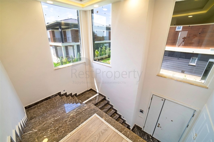 مجمع فلل 4 + 1 مخطط في دوشمالتي - أنطاليا