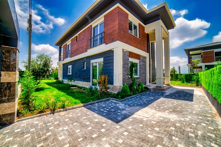 مجمع فلل 4 + 1 مخطط في دوشمالتي - أنطاليا