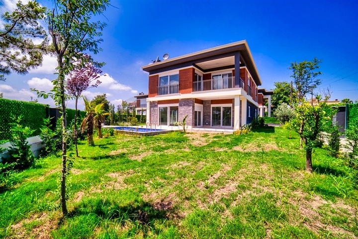 مجمع فلل 4 + 1 مخطط في دوشمالتي - أنطاليا