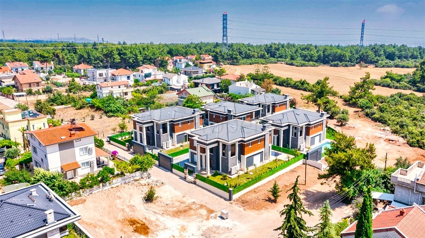 مجمع فلل 4 + 1 مخطط في دوشمالتي - أنطاليا