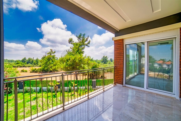 مجمع فلل 4 + 1 مخطط في دوشمالتي - أنطاليا