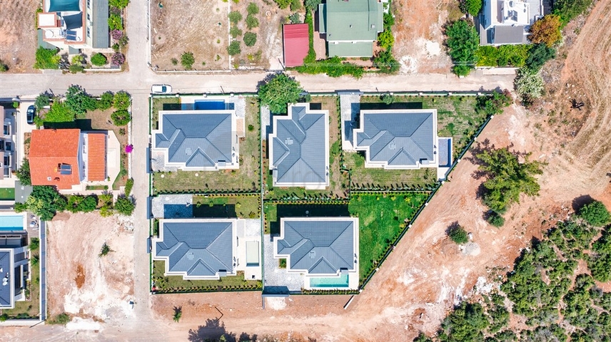 مجمع فلل 4 + 1 مخطط في دوشمالتي - أنطاليا