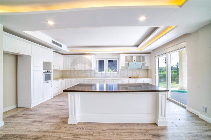 مجمع فلل 4 + 1 مخطط في دوشمالتي - أنطاليا