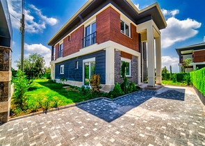 مجمع فلل 4 + 1 مخطط في دوشمالتي - أنطاليا