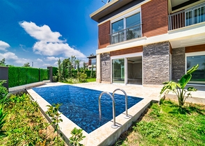 مجمع فلل 4 + 1 مخطط في دوشمالتي - أنطاليا