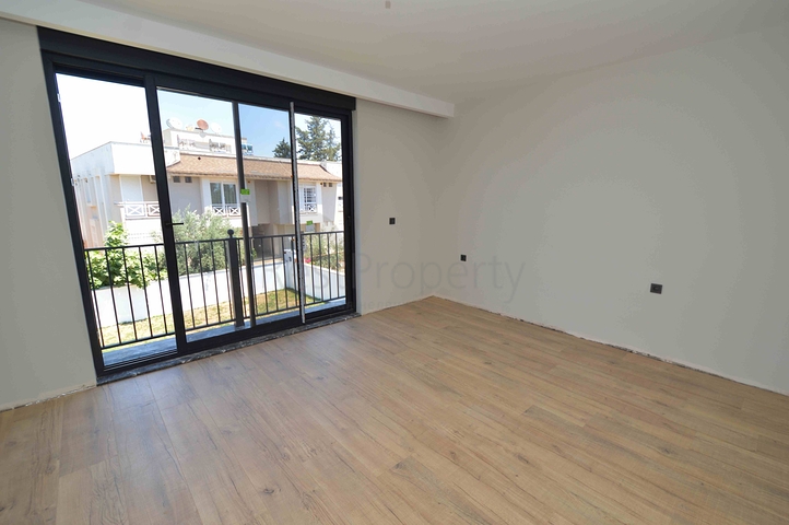 فلل في مجمع فاخر 5 + 1 في منطقة لارا المرموقة - أنطاليا